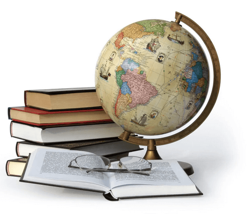 Globe terrestre avec des livres